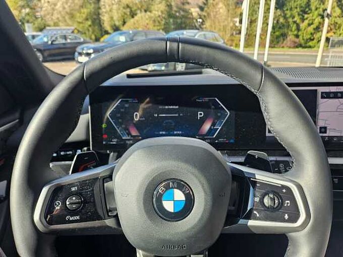 BMW 520d xDr.T. M Sport Pro HUD ACC B&W PanoD.AHK 20 520 Sportpaket Bluetooth Navi LED Klima Aktivlenkung Standhzg PDC el. Fenster