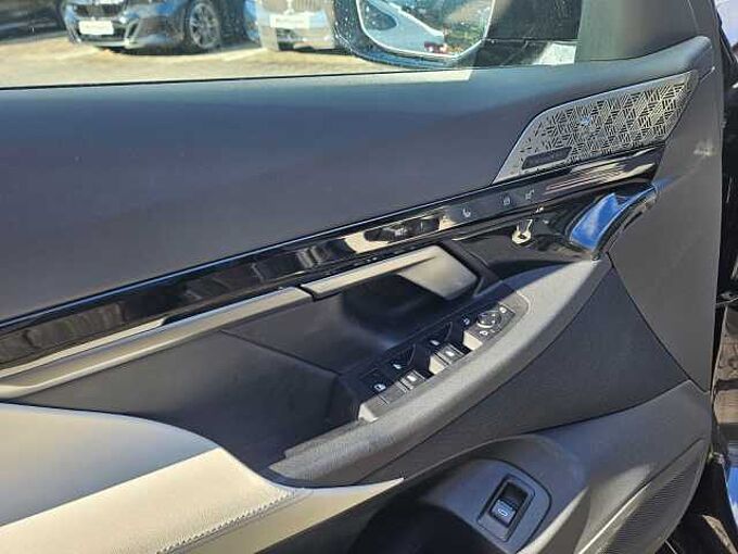 BMW 520d xDr.T. M Sport Pro HUD ACC B&W PanoD.AHK 20 520 Sportpaket Bluetooth Navi LED Klima Aktivlenkung Standhzg PDC el. Fenster