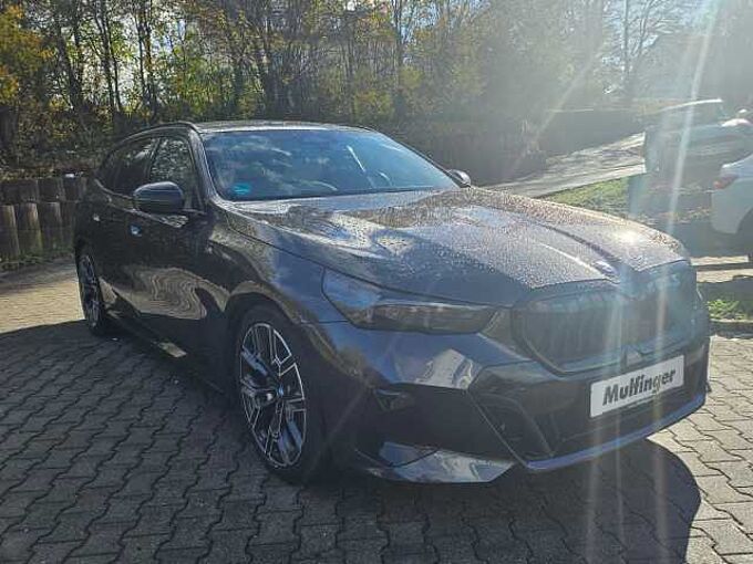 BMW 520d xDr.T. M Sport Pro HUD ACC B&W PanoD.AHK 20 520 Sportpaket Bluetooth Navi LED Klima Aktivlenkung Standhzg PDC el. Fenster