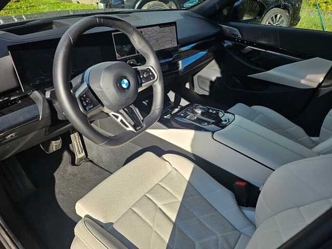 BMW 520d xDr.T. M Sport Pro HUD ACC B&W PanoD.AHK 20 520 Sportpaket Bluetooth Navi LED Klima Aktivlenkung Standhzg PDC el. Fenster