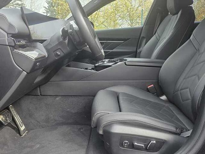 BMW 540d T.xDr. M Sport Pro HUD ACC Standh.AHK Park+ 540 Sportpaket Bluetooth Navi LED Klima Standhzg PDC el. Fenster