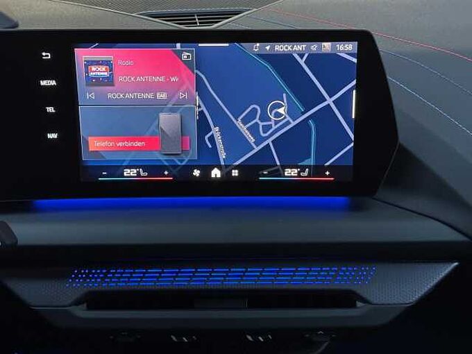 BMW M135 xDr. M Pro HUD ACC Kein Mietwagen 368km ! LED Sportpaket Bluetooth Navi Klima Aktivlenkung PDC el. Fenster