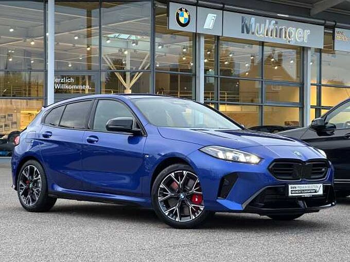 BMW M135 xDr. M Pro HUD ACC Kein Mietwagen 368km ! LED Sportpaket Bluetooth Navi Klima Aktivlenkung PDC el. Fenster