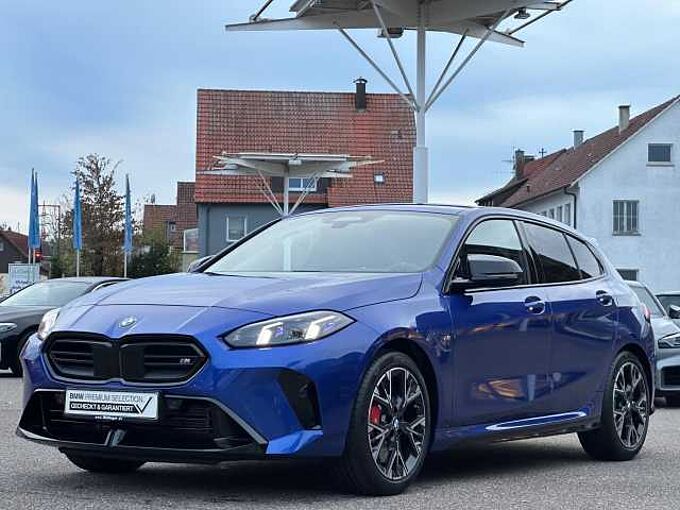 BMW M135 xDr. M Pro HUD ACC Kein Mietwagen 368km ! LED Sportpaket Bluetooth Navi Klima Aktivlenkung PDC el. Fenster