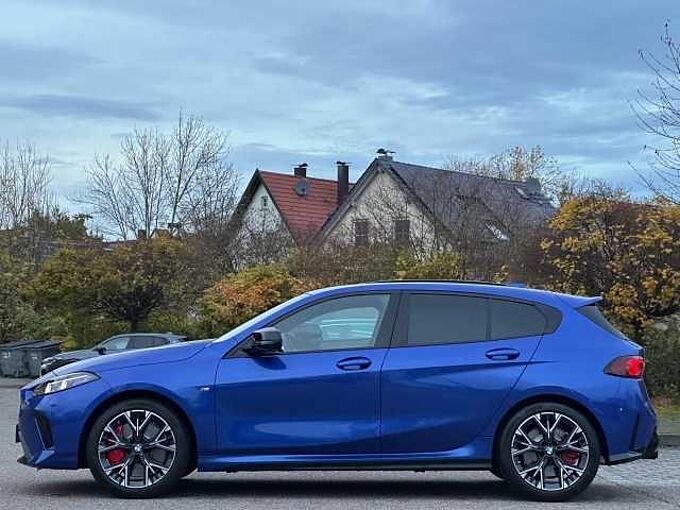 BMW M135 xDr. M Pro HUD ACC Kein Mietwagen 368km ! LED Sportpaket Bluetooth Navi Klima Aktivlenkung PDC el. Fenster