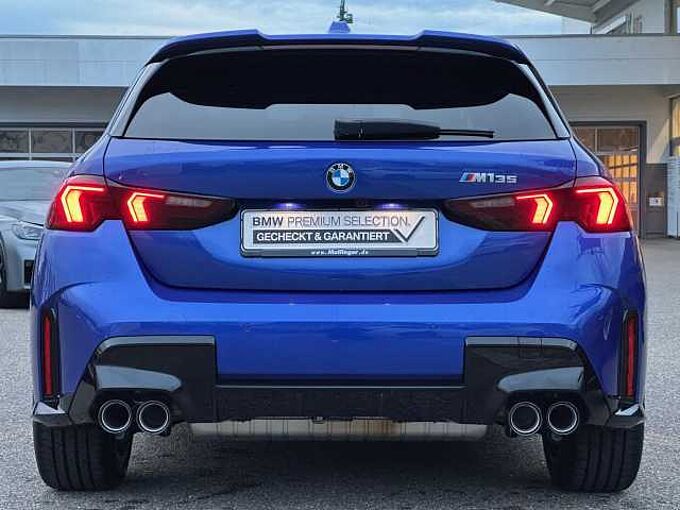 BMW M135 xDr. M Pro HUD ACC Kein Mietwagen 368km ! LED Sportpaket Bluetooth Navi Klima Aktivlenkung PDC el. Fenster