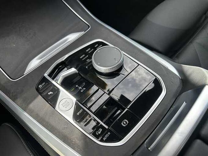 BMW X5 x40d M Sport Pro SuView.SofCl.Pano.Standh.AHK Sportpaket Bluetooth HUD Navi LED Vollleder Klima Standhzg PDC el. Fenster