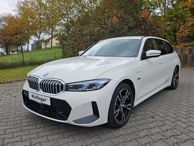 BMW 320e T.xDr.M Sport HUD Live-Curved Finanz.328,- 320 Sportpaket Bluetooth Navi LED Klima Standhzg PDC el. Fenster