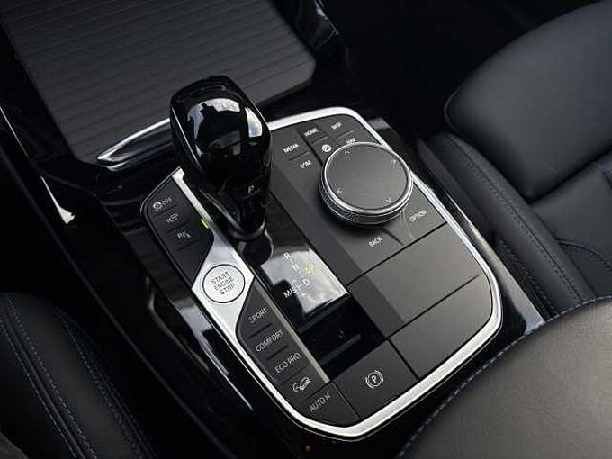 BMW X3 x30d M Sport SurView HUD ACC Laser PanoD.AHK