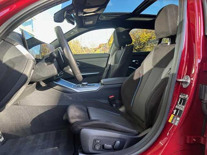 BMW 330e T M Sport FACELIFT HUD PanoD.SuView.H/K AHK 330 Sportpaket Bluetooth Navi LED Klima Aktivlenkung Standhzg PDC el. Fenster