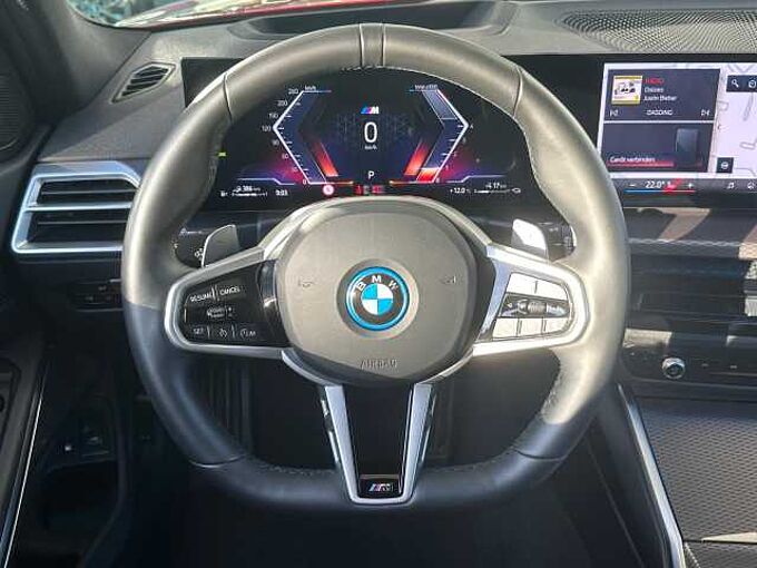 BMW 330e T M Sport FACELIFT HUD PanoD.SuView.H/K AHK 330 Sportpaket Bluetooth Navi LED Klima Aktivlenkung Standhzg PDC el. Fenster