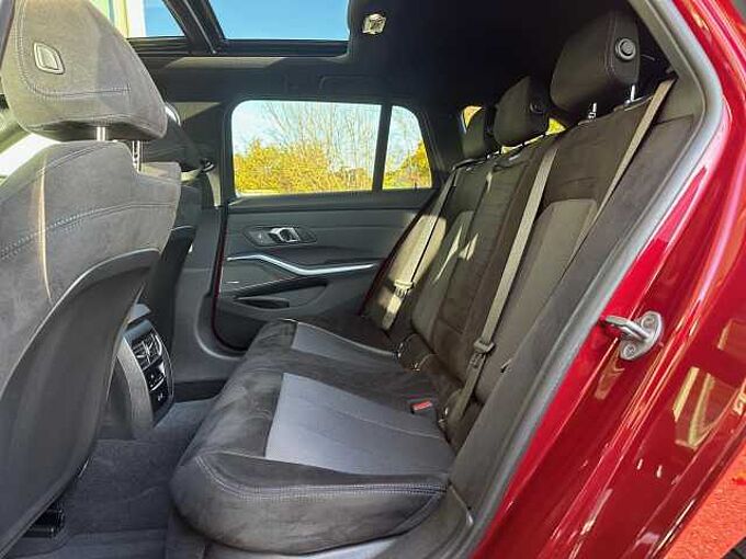 BMW 330e T M Sport FACELIFT HUD PanoD.SuView.H/K AHK 330 Sportpaket Bluetooth Navi LED Klima Aktivlenkung Standhzg PDC el. Fenster