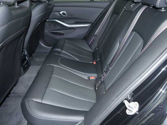 BMW 330e xDr.M Sport Pro HUD ACC SuView.HiFi AHK 19' 330 19' Sportpaket Bluetooth Navi LED Vollleder Klima Aktivlenkung Standhzg PDC