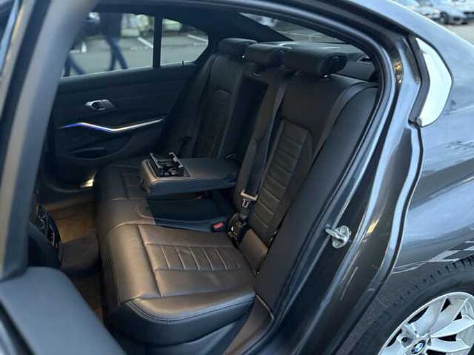 BMW 320i M Sport HUD ACC Kamera Glasd.LiveProf.HiFi 320