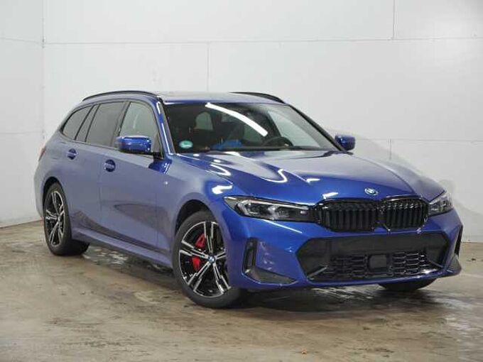 BMW 330e xDr. T.M Sport Pro HUD ACC PanoDach HiFi AHK 330 Sportpaket Bluetooth Navi LED Klima Aktivlenkung Standhzg PDC el. Fenster