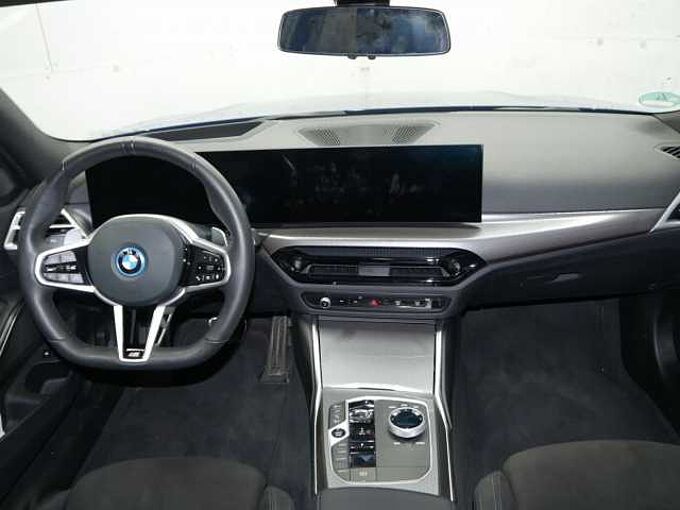 BMW 330e xDr. T.M Sport Pro HUD ACC PanoDach HiFi AHK 330 Sportpaket Bluetooth Navi LED Klima Aktivlenkung Standhzg PDC el. Fenster