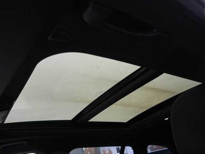 BMW 330e T. M Sport Pro HUD ACC PanoD. SuView H/K AHK 330 Sportpaket Bluetooth Navi LED Klima Aktivlenkung Standhzg PDC el. Fenster