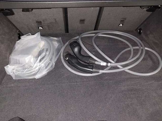 BMW 330e T. M Sport Pro HUD ACC PanoD. SuView H/K AHK 330 Sportpaket Bluetooth Navi LED Klima Aktivlenkung Standhzg PDC el. Fenster