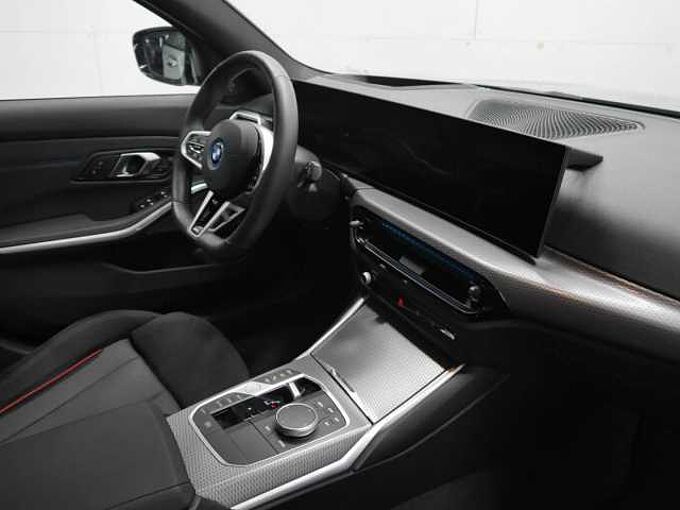 BMW 330e T. M Sport Pro HUD ACC PanoD. SuView H/K AHK 330 Sportpaket Bluetooth Navi LED Klima Aktivlenkung Standhzg PDC el. Fenster