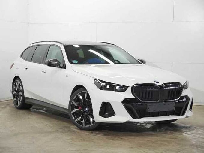 BMW 520d T.M Sport Pro Carbon IntAktivL.PanoD.AHK21' 520 IntAktivL.PanoD.AHK21' Sportpaket Bluetooth HUD Navi LED Klima Aktivlenkung