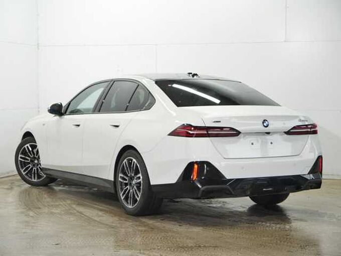 BMW 540d xDr.M Sport Int-Aktiv-Lenk.PanoD.P-Prof.AHK 540 Sportpaket Bluetooth HUD Navi LED Klima Aktivlenkung PDC el. Fenster