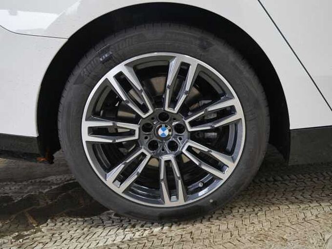 BMW 540d xDr.M Sport Int-Aktiv-Lenk.PanoD.P-Prof.AHK 540 Sportpaket Bluetooth HUD Navi LED Klima Aktivlenkung PDC el. Fenster