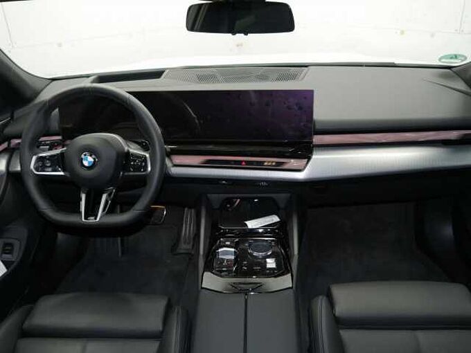 BMW 540d xDr.M Sport Int-Aktiv-Lenk.PanoD.P-Prof.AHK 540 Sportpaket Bluetooth HUD Navi LED Klima Aktivlenkung PDC el. Fenster