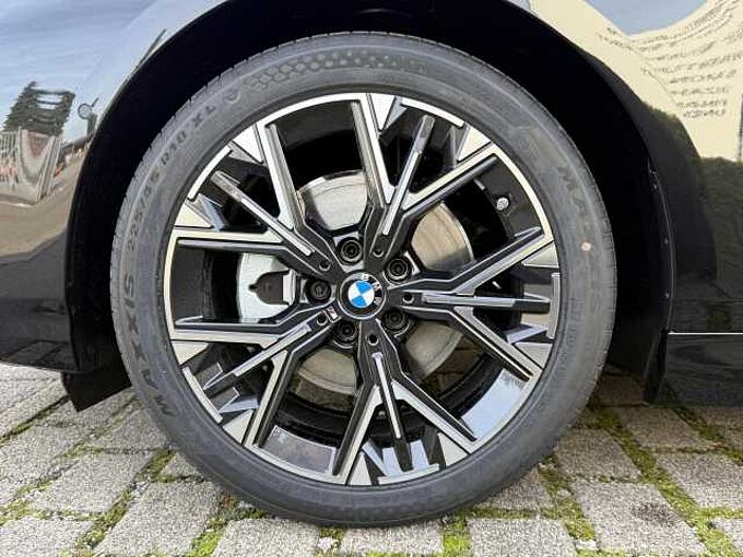 BMW 120 HUD Lenkradh. ACC Sitzh. LED Ha/Ka P+ Navi Sportpaket Klima PDC el. Fenster