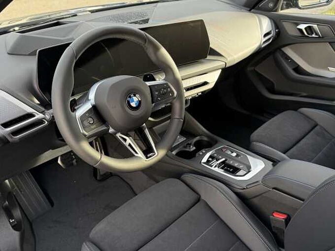 BMW 120 HUD Lenkradh. ACC Sitzh. LED Ha/Ka P+ Navi Sportpaket Klima PDC el. Fenster