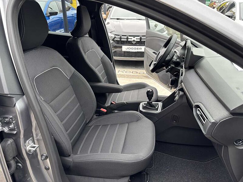 Dacia Expression TCe 110 PDC SHZ Kamera Klimaut. Klima Jogger Bluetooth Einparkhilfe el. Fenster