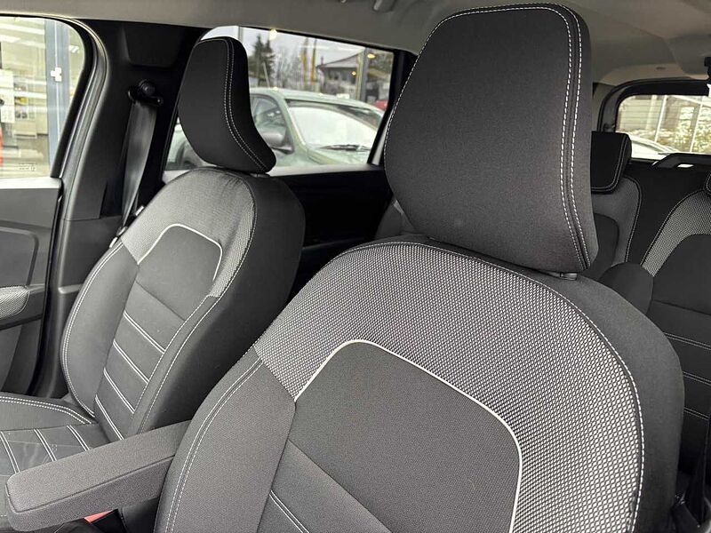 Dacia Expression TCe 110 PDC SHZ Kamera Klimaut. Klima Jogger Bluetooth Einparkhilfe el. Fenster