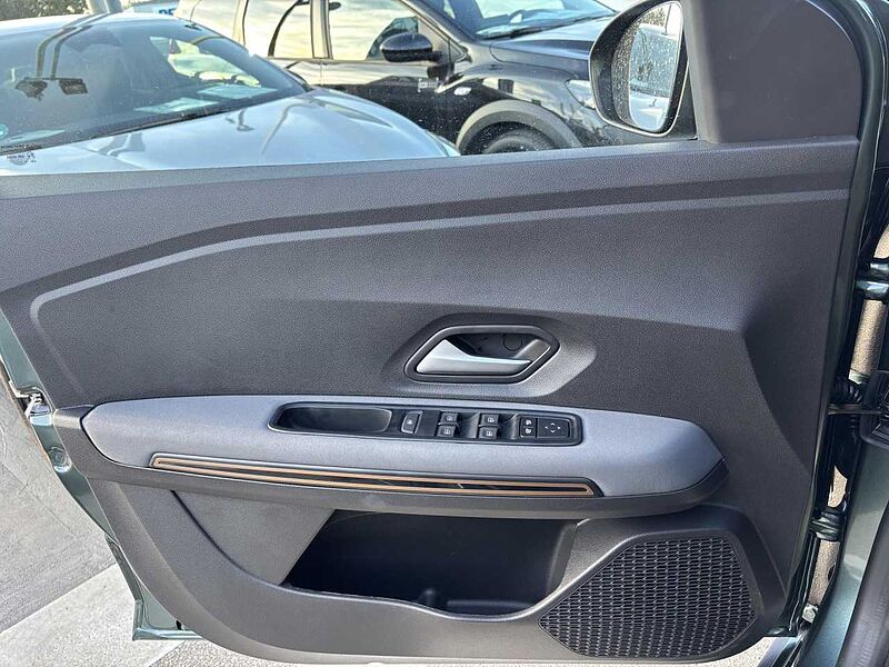 Dacia Stepway Extreme+ TCe 110 NAVI SHZ Keyless PDC LED Sandero Bluetooth Klima Einparkhilfe el. Fenster