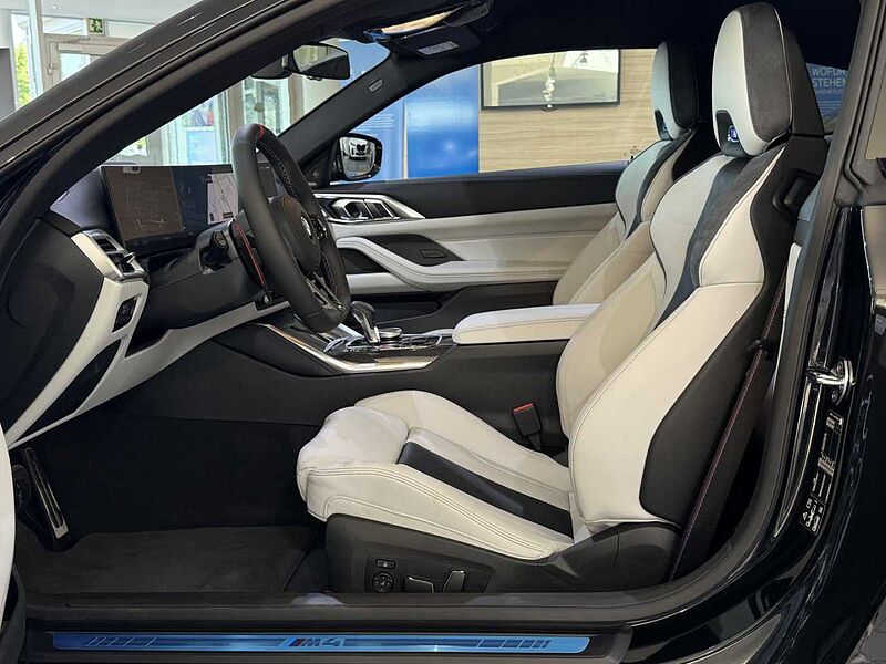 BMW M4 Competition Coupé mit M xDrive ACC HUD Ha/Ka Sportpaket Bluetooth Navi LED Vollleder Klima PDC el. Fenster