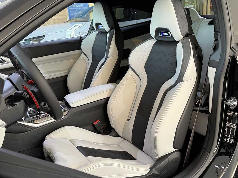 BMW M4 Competition Coupé mit M xDrive ACC HUD Ha/Ka Sportpaket Bluetooth Navi LED Vollleder Klima PDC el. Fenster