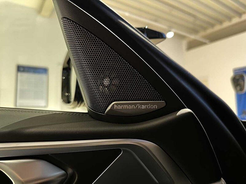 BMW M4 Competition Coupé mit M xDrive ACC HUD Ha/Ka Sportpaket Bluetooth Navi LED Vollleder Klima PDC el. Fenster