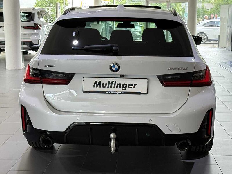 BMW 320d xdrive Touring M Sport Pro HUD ACC AHK 18' 320 18' Sportpaket Bluetooth Navi LED Vollleder Klima Aktivlenkung PDC el. Fenst