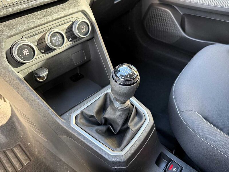 Dacia Journey TCe 90 SHZ PDC Keyless Kamera Klimaaut. Sandero Bluetooth LED Klima Einparkhilfe el. Fenster