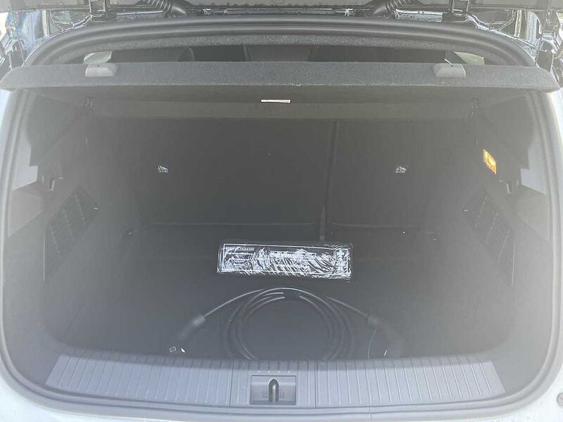 Renault Megane E-TECH 100% ele Techno 220 Comfort Range Bluetooth Navi LED Klima Einparkhilfe el. Fenster