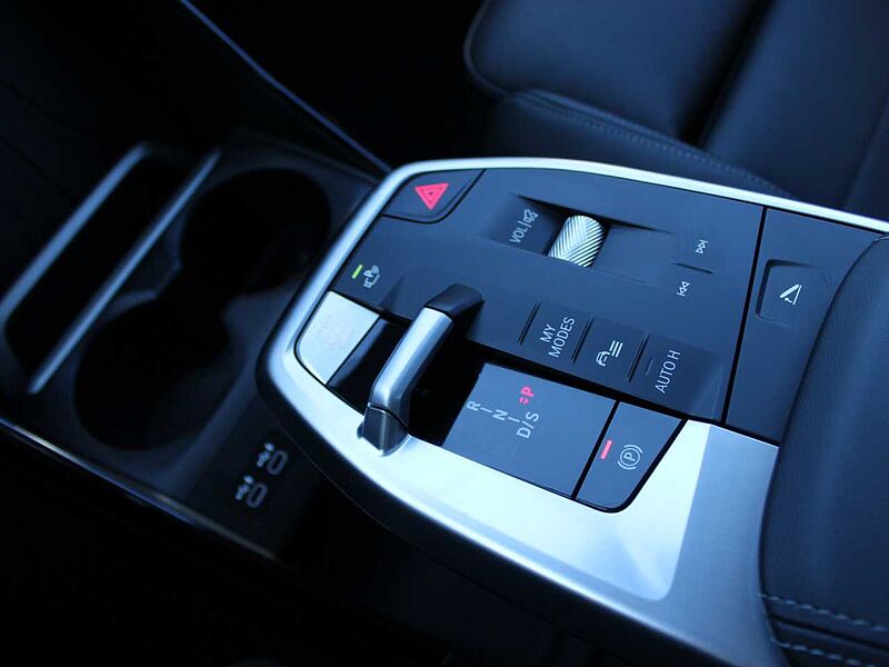 BMW 230e xDr. AT. M Sport HUD ACC SuView PanoD. H/K AHK 230 Active Tourer