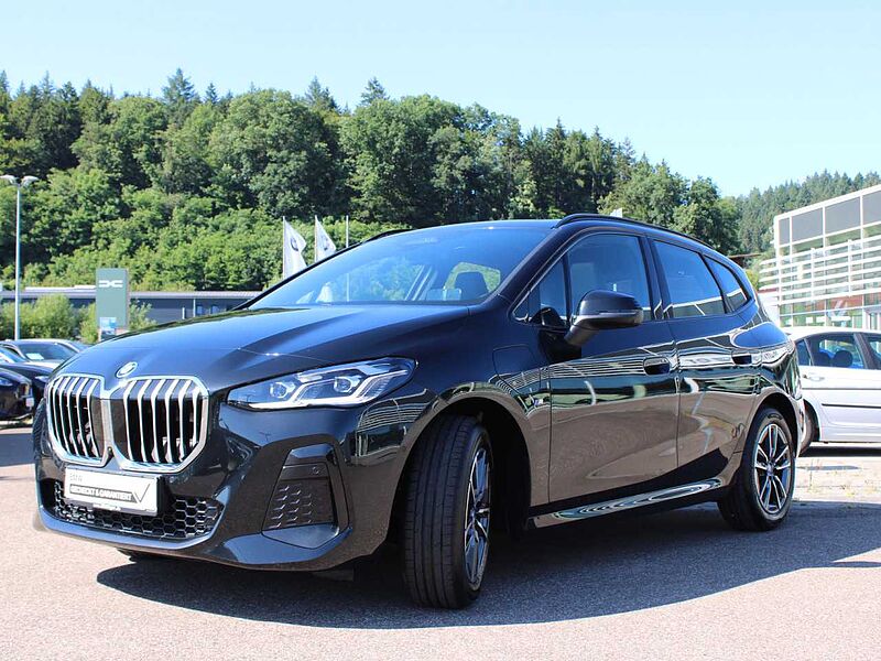 BMW 230e xDr. AT. M Sport HUD ACC SuView PanoD. H/K AHK 230 Active Tourer