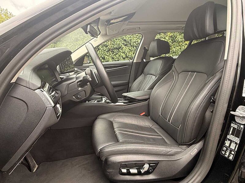 BMW 530i xDr. T.KomfS. HUD ACC Pano. Laser AHK Leas.387 530 Bluetooth Navi Vollleder Klima PDC el. Fenster