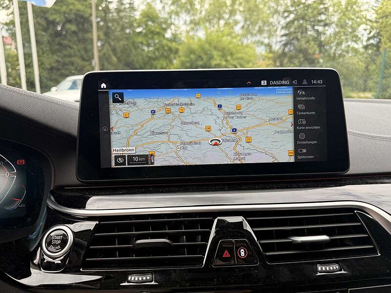 BMW 530i xDr. T.KomfS. HUD ACC Pano. Laser AHK Leas.387 530 Bluetooth Navi Vollleder Klima PDC el. Fenster