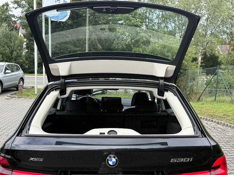 BMW 530i xDr. T.KomfS. HUD ACC Pano. Laser AHK Leas.387 530 Bluetooth Navi Vollleder Klima PDC el. Fenster