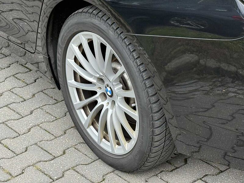 BMW 530i xDr. T.KomfS. HUD ACC Pano. Laser AHK Leas.387 530 Bluetooth Navi Vollleder Klima PDC el. Fenster