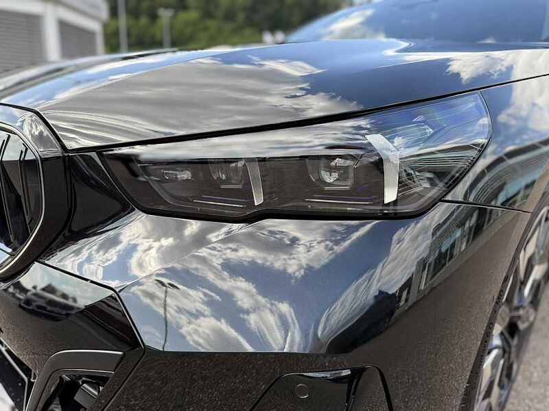 BMW 520d xDrive Touring M Sport Pro HUD B&W AHK Navi 520 Sportpaket LED Klima PDC el. Fenster