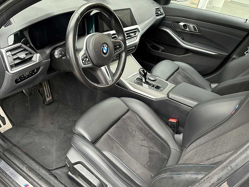 BMW 320d T. xDr. M Sport ACC Kamera LivePro. DrivParkAs 320 Sportpaket Bluetooth Navi LED Klima Aktivlenkung PDC el. Fenster