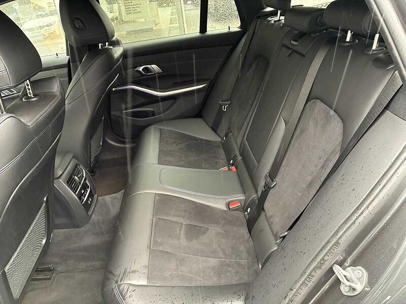 BMW 320d T. xDr. M Sport ACC Kamera LivePro. DrivParkAs 320 Sportpaket Bluetooth Navi LED Klima Aktivlenkung PDC el. Fenster
