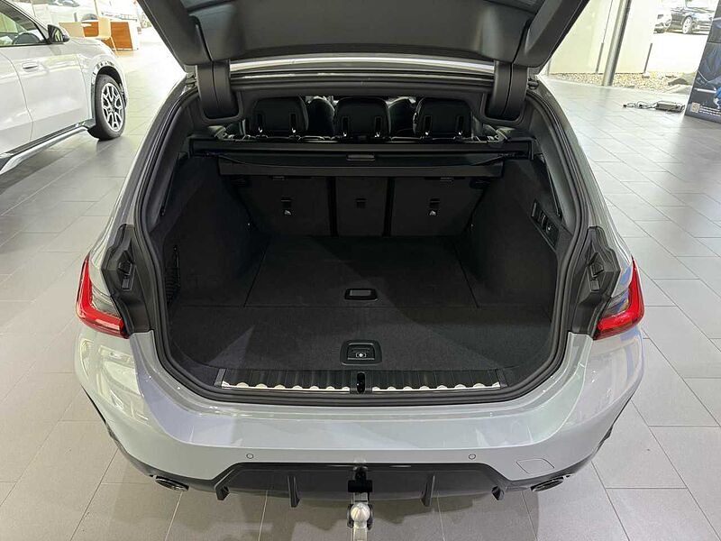 BMW 330i xDrive Touring M Sport Pro HUD ACC AHK Ha/Kar 330 Sportpaket Bluetooth Navi LED Vollleder Klima Aktivlenkung PDC el. Fenster