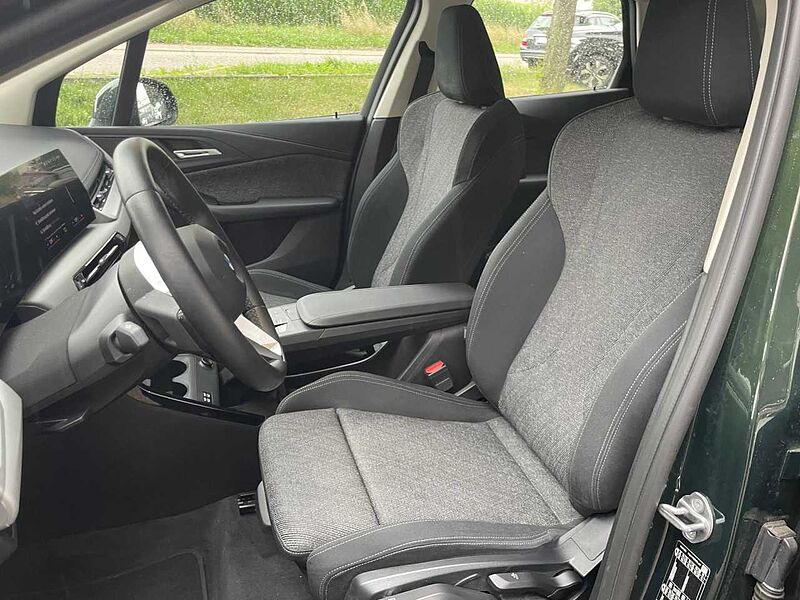 BMW 220i AT. Sports. Kamera Live-Widescreen Sitzh. DAB 220 Active Tourer Bluetooth Navi LED Klima PDC el. Fenster