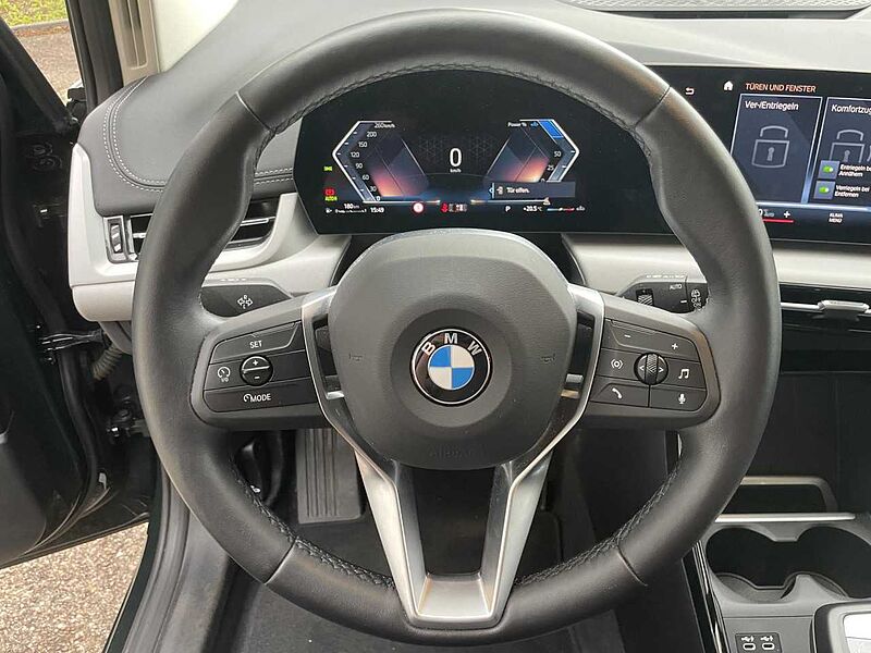 BMW 220i AT. Sports. Kamera Live-Widescreen Sitzh. DAB 220 Active Tourer Bluetooth Navi LED Klima PDC el. Fenster
